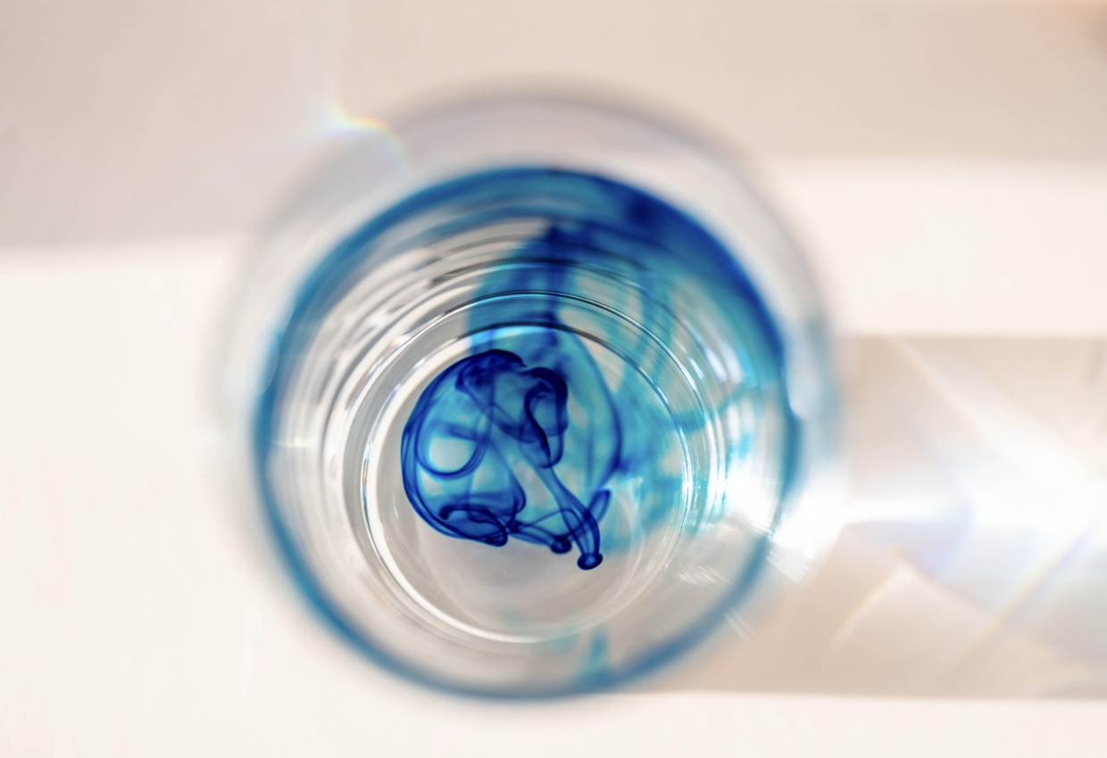 You are currently viewing The Role of Methylene Blue in Anti-Aging Medicine: Why It’s Getting Attention